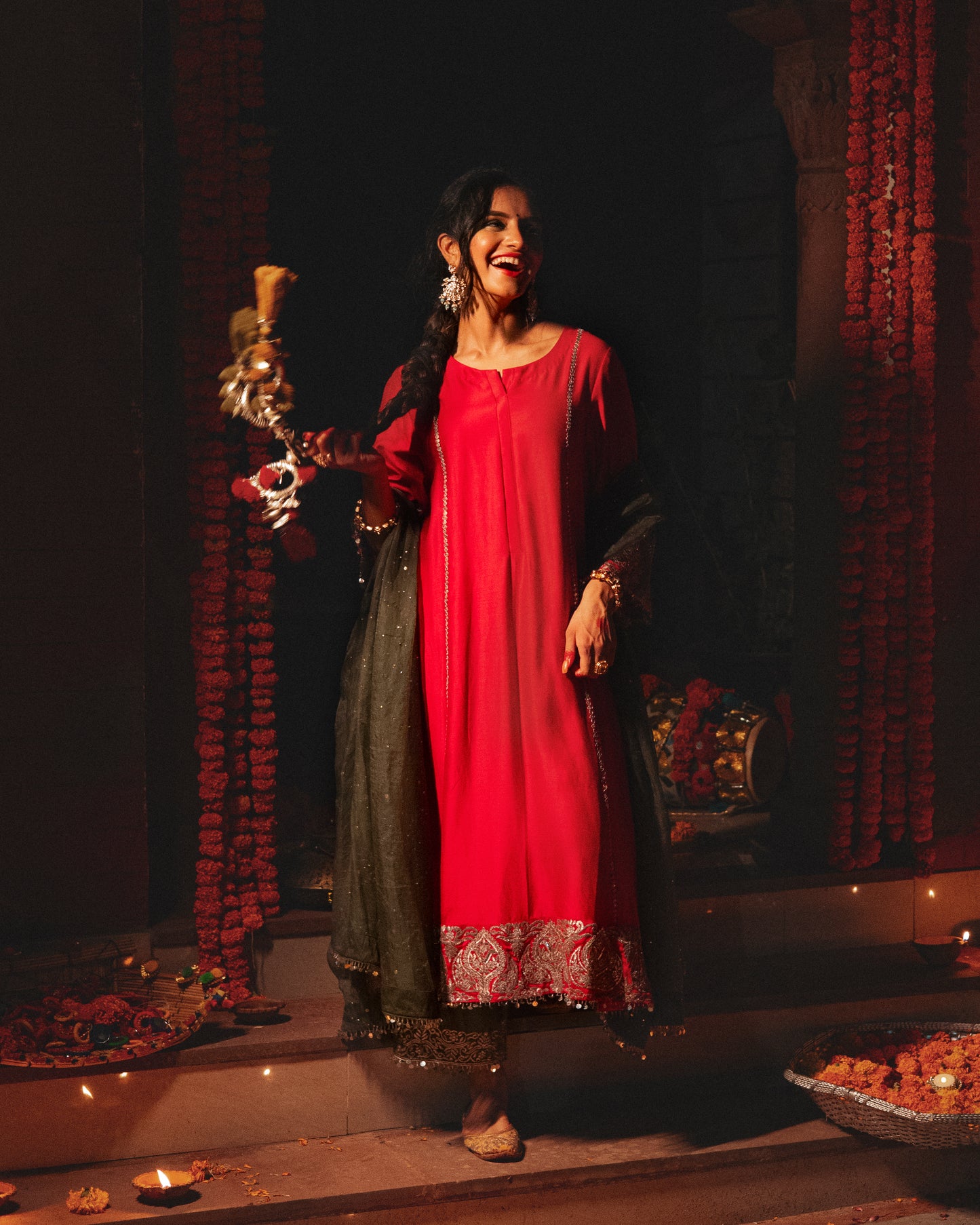 Noor - Red