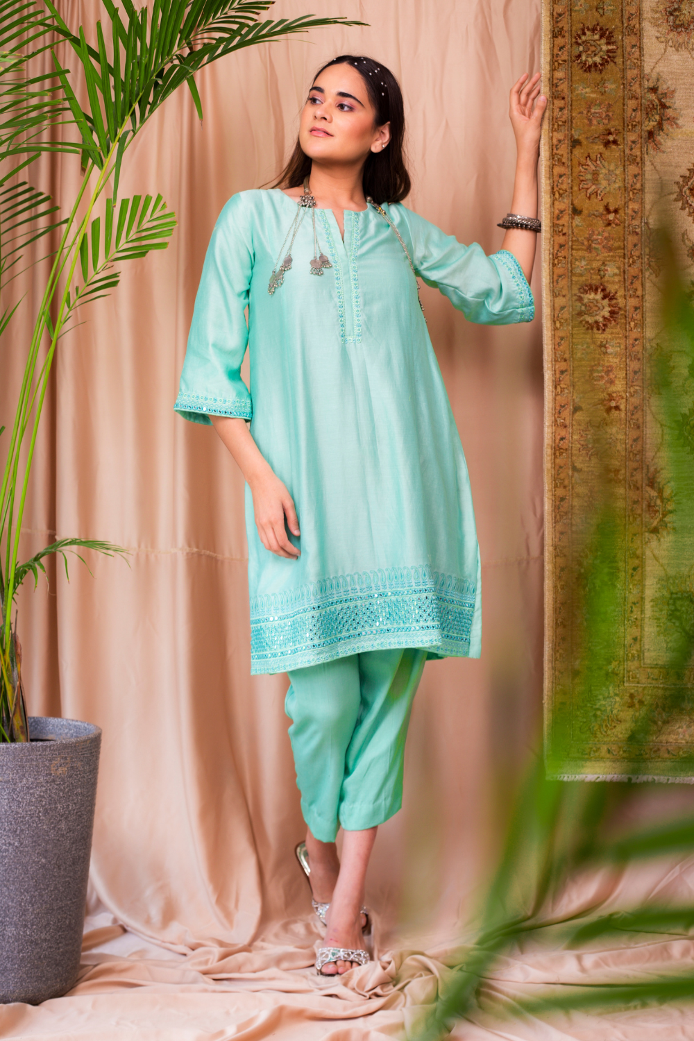 Noor Style 01 (Mirror Gehra With Straight Pants)