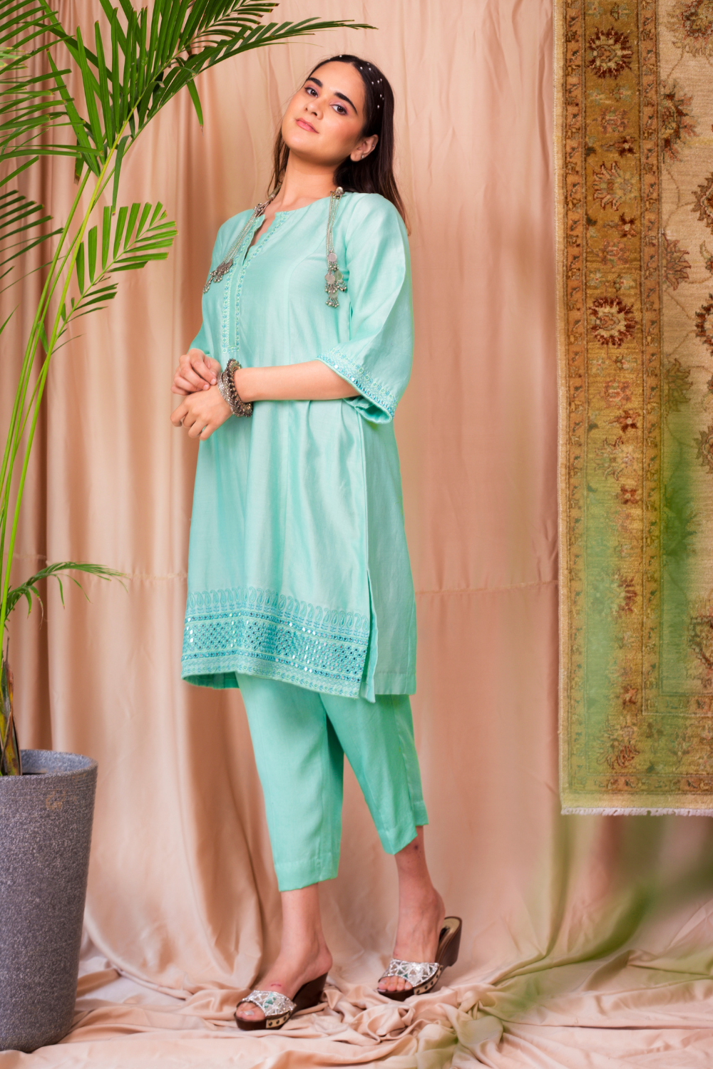 Noor Style 01 (Mirror Gehra With Straight Pants)